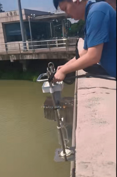 柱状水样的提法是错误的!在地球上不存在这种形态!